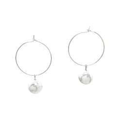 Howlit ásvány karika fülbevaló