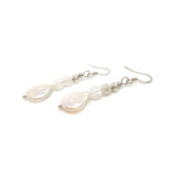Menstruációs panaszokat, zavarokat csillapító és hormonháztartást szabályozó - tenyésztett gyöngy, repesztett hegyikristály, holdkő ásvány fülbevaló